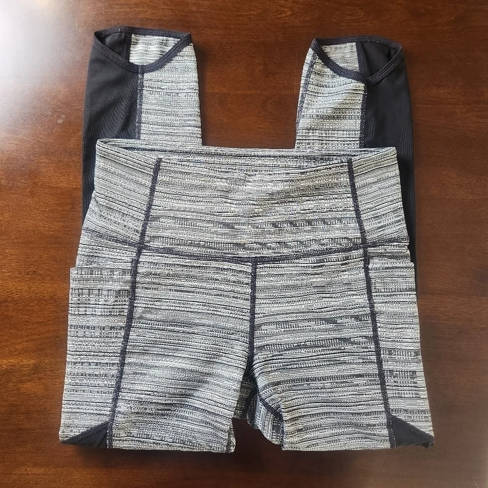 Athleta Mantra Black leggings black, gray, and white size Small - Picture 2 of 13